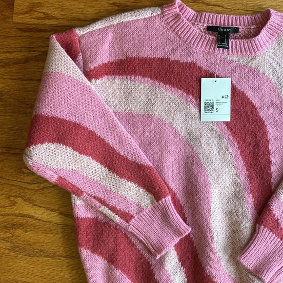 Abstract Print Drop- Sleeve Sweater. NWT. Size S. - Picture 6 of 7